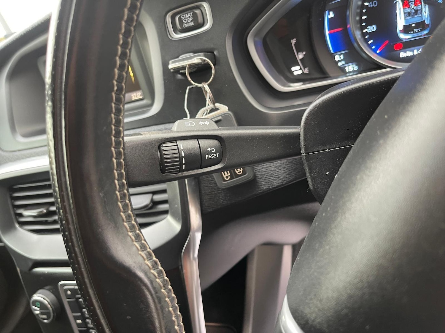 Used Volvo V40 2014 for sale - 76593414: Photo 29