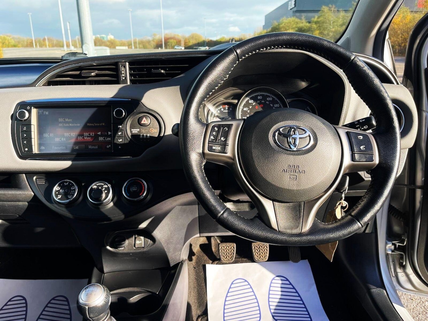 Used Toyota Yaris 2016 for sale - 76623134: Photo 44