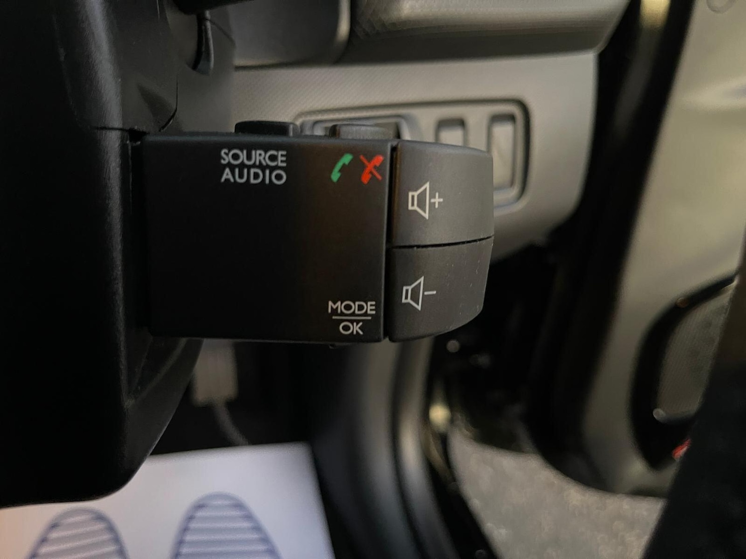 Used Renault Clio 2013 for sale - 76593395: Photo 31