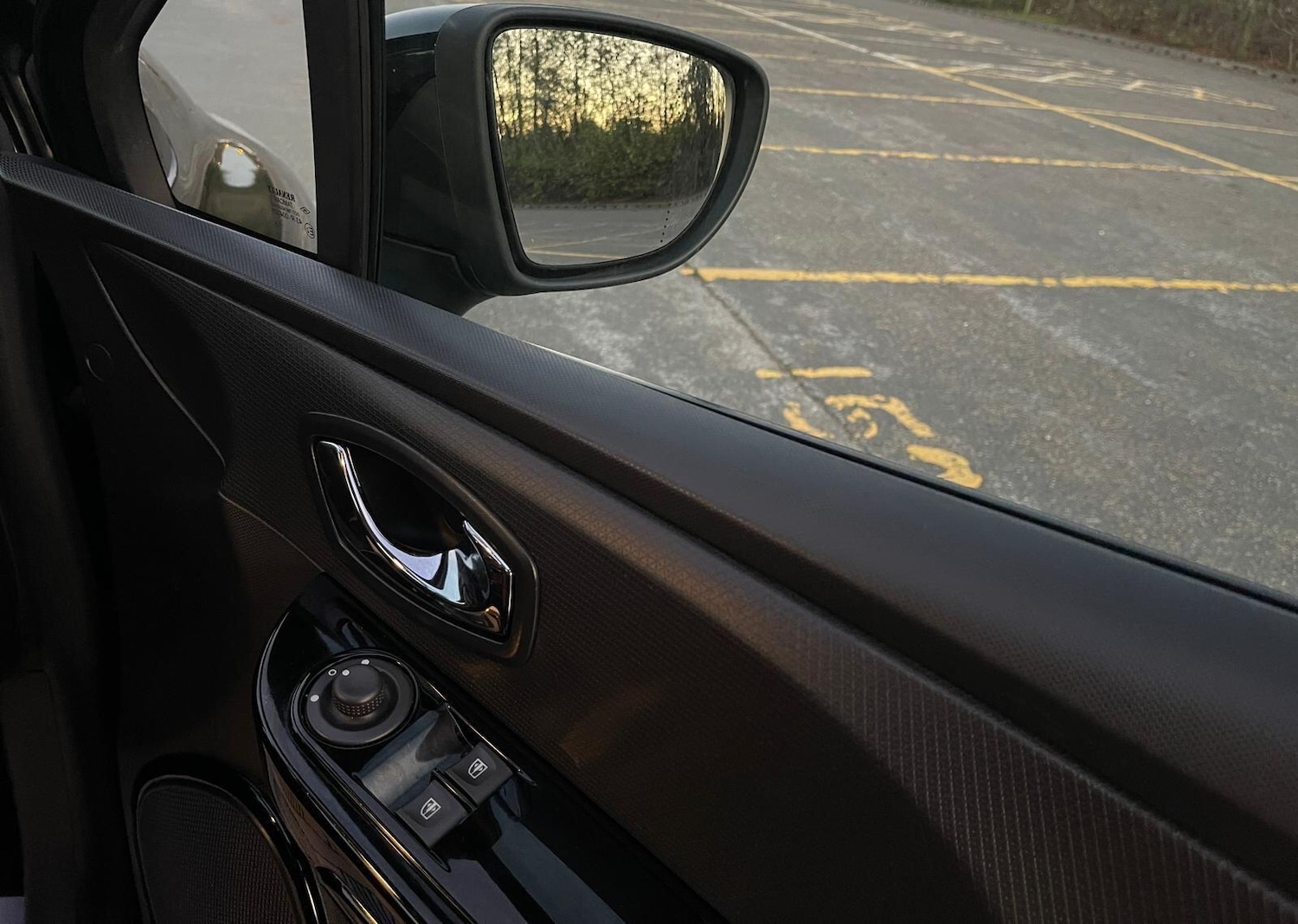 Used Renault Clio 2013 for sale - 76593395: Photo 40