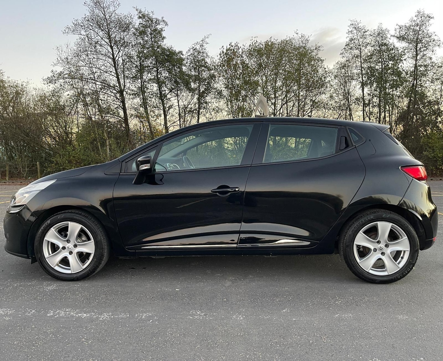 Used Renault Clio 2013 for sale - 76593395: Photo 8