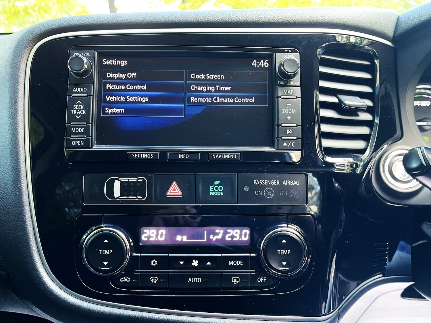 Used Mitsubishi Outlander 2014 for sale - 75921803: Photo 34