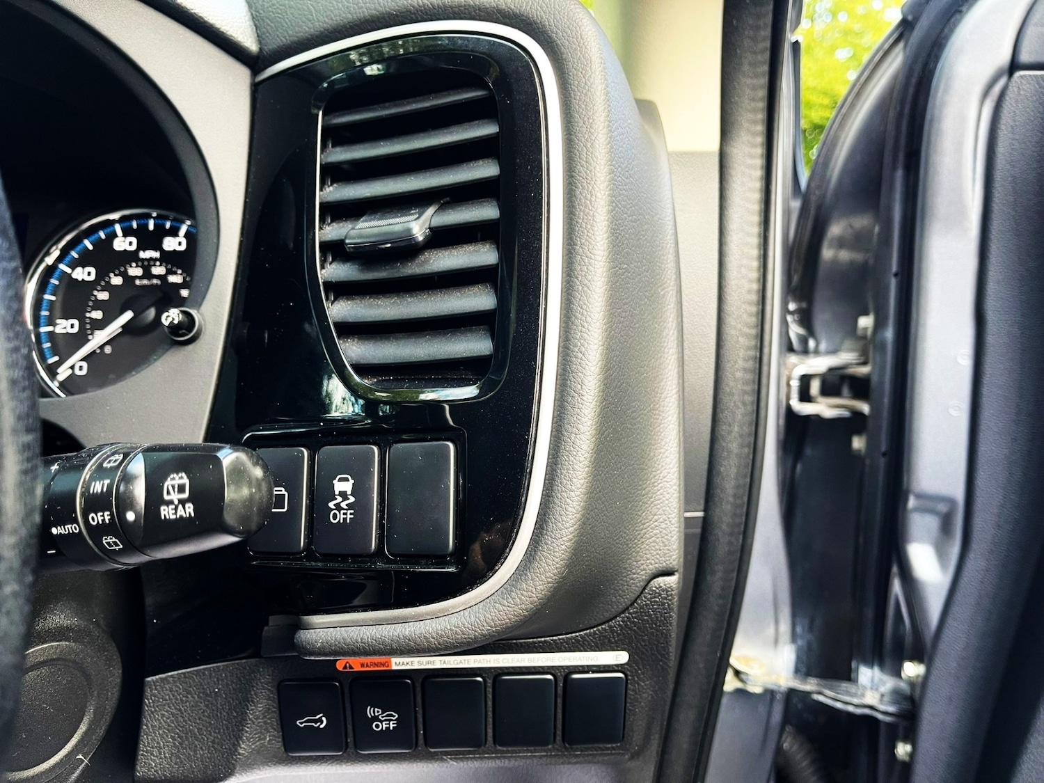 Used Mitsubishi Outlander 2014 for sale - 75921803: Photo 45