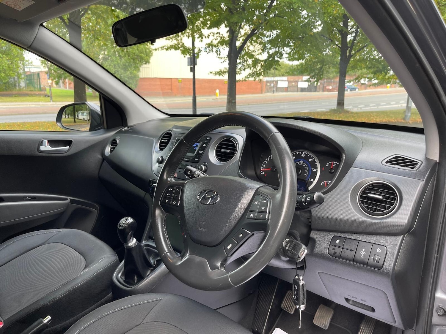 Used Hyundai i10 2017 for sale - 76579888: Photo 20