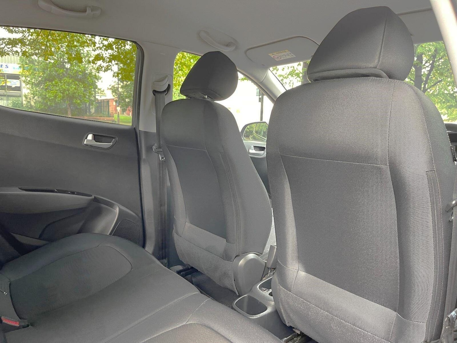 Used Hyundai i10 2017 for sale - 76579888: Photo 24