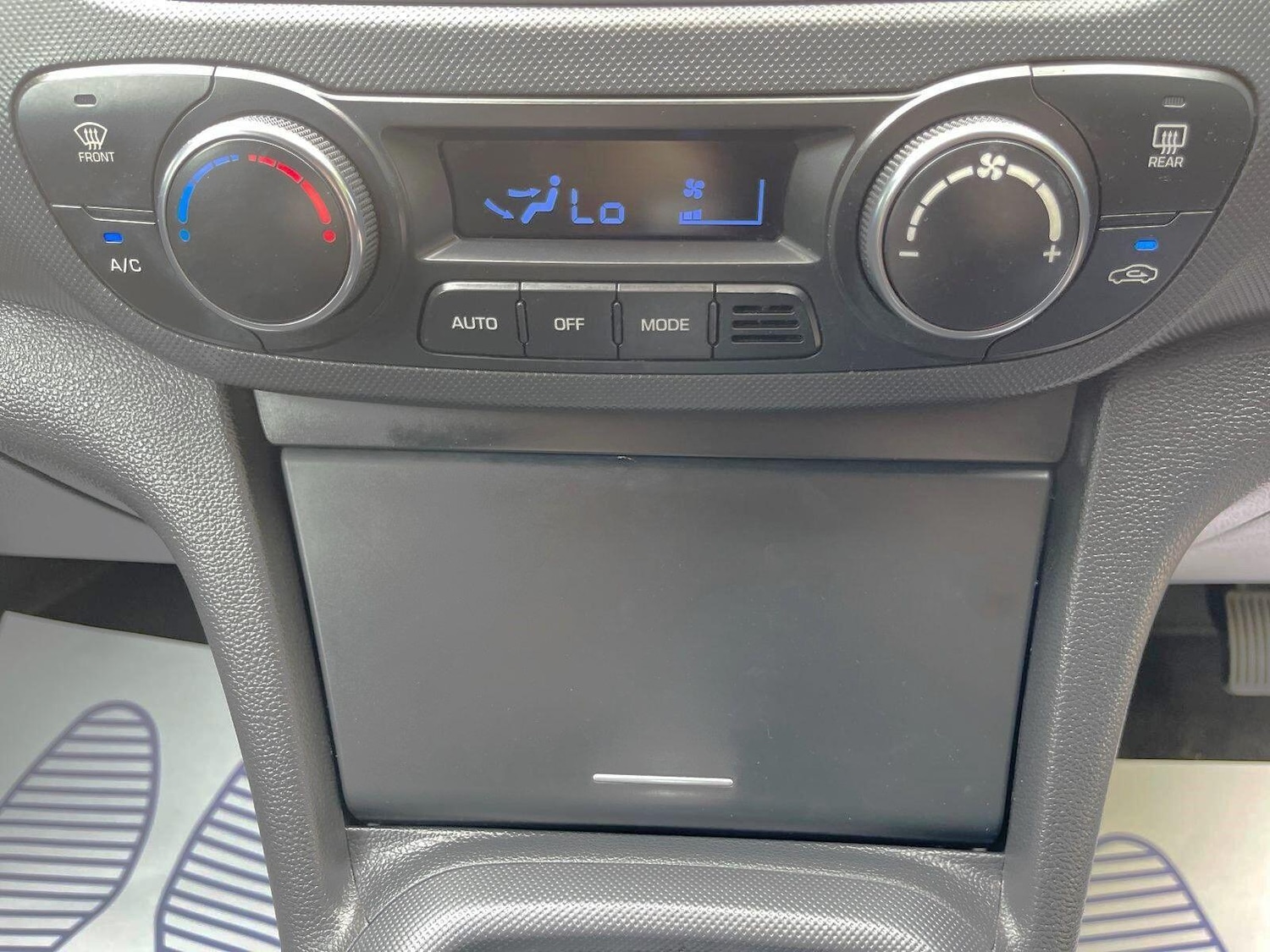 Used Hyundai i10 2017 for sale - 76579888: Photo 37