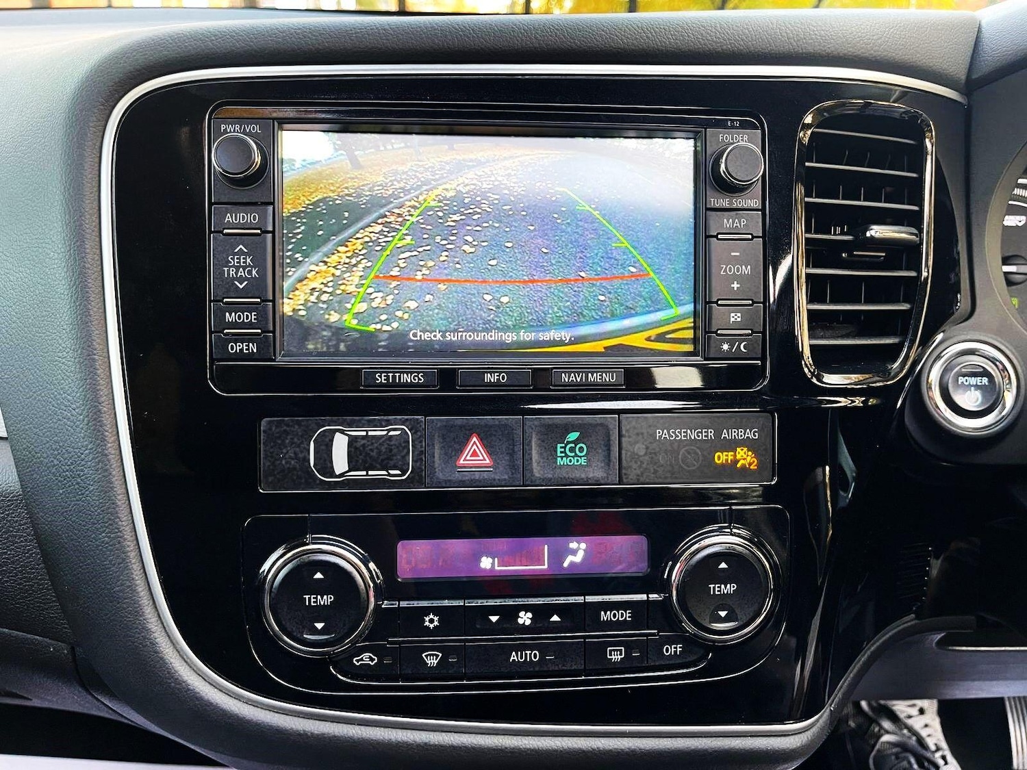 Used Mitsubishi Outlander 2015 for sale - 76623157: Photo 36