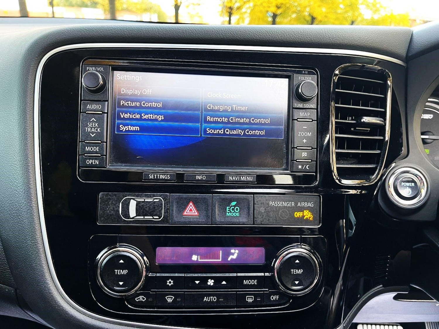 Used Mitsubishi Outlander 2015 for sale - 76623157: Photo 39