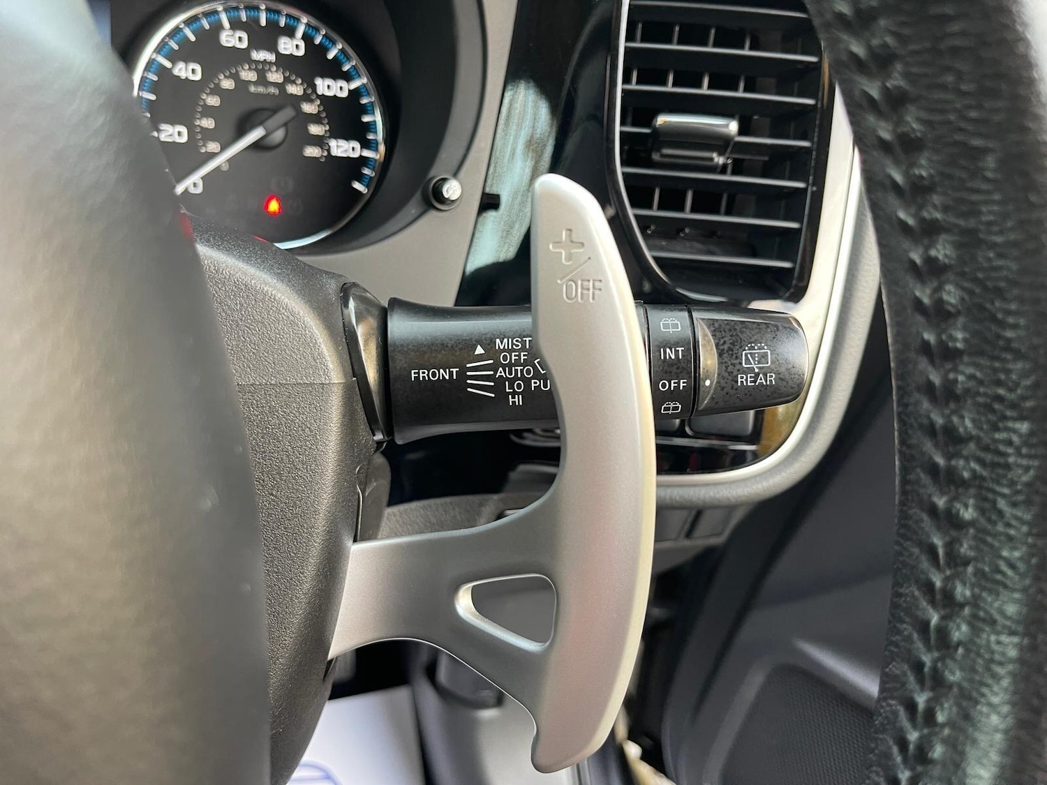 Used Mitsubishi Outlander 2015 for sale - 76623157: Photo 46