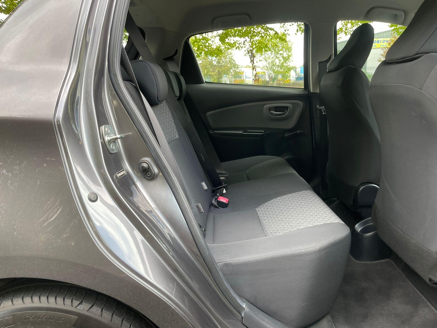 Used Toyota Yaris 2015 for sale - 76579881: Photo 10