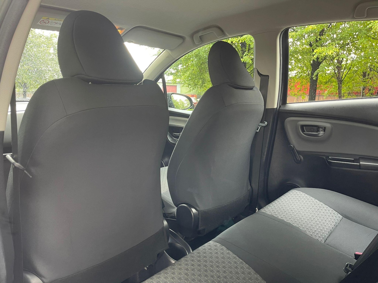 Used Toyota Yaris 2015 for sale - 76579881: Photo 18