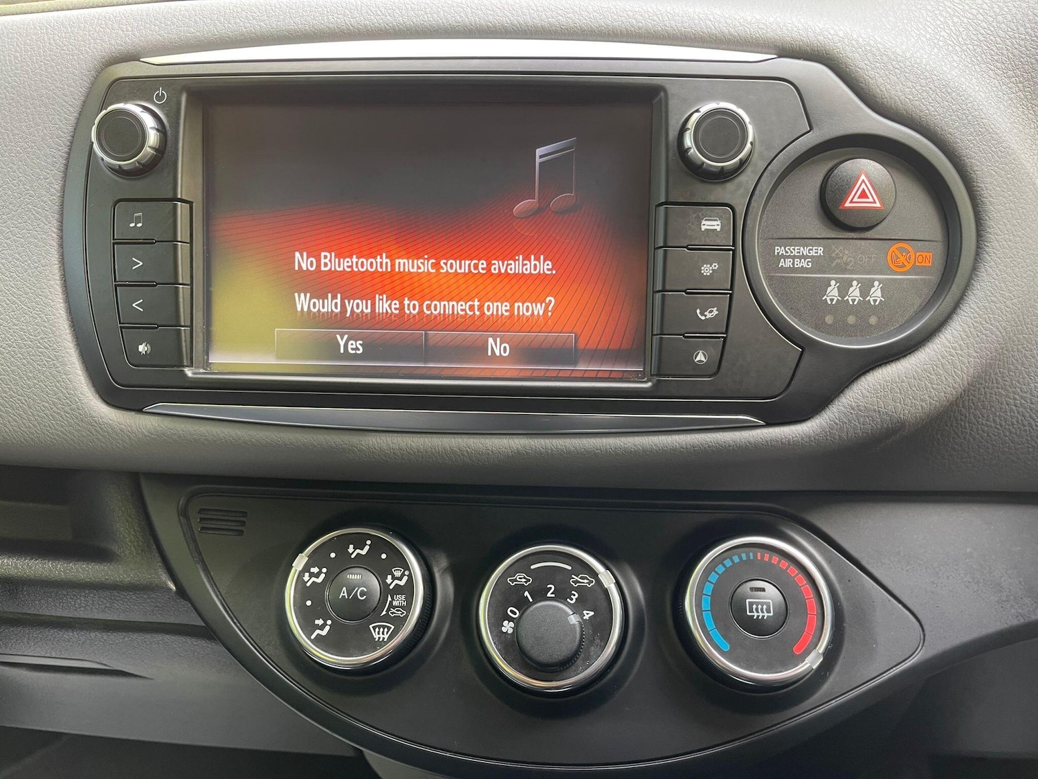 Used Toyota Yaris 2015 for sale - 76579881: Photo 24