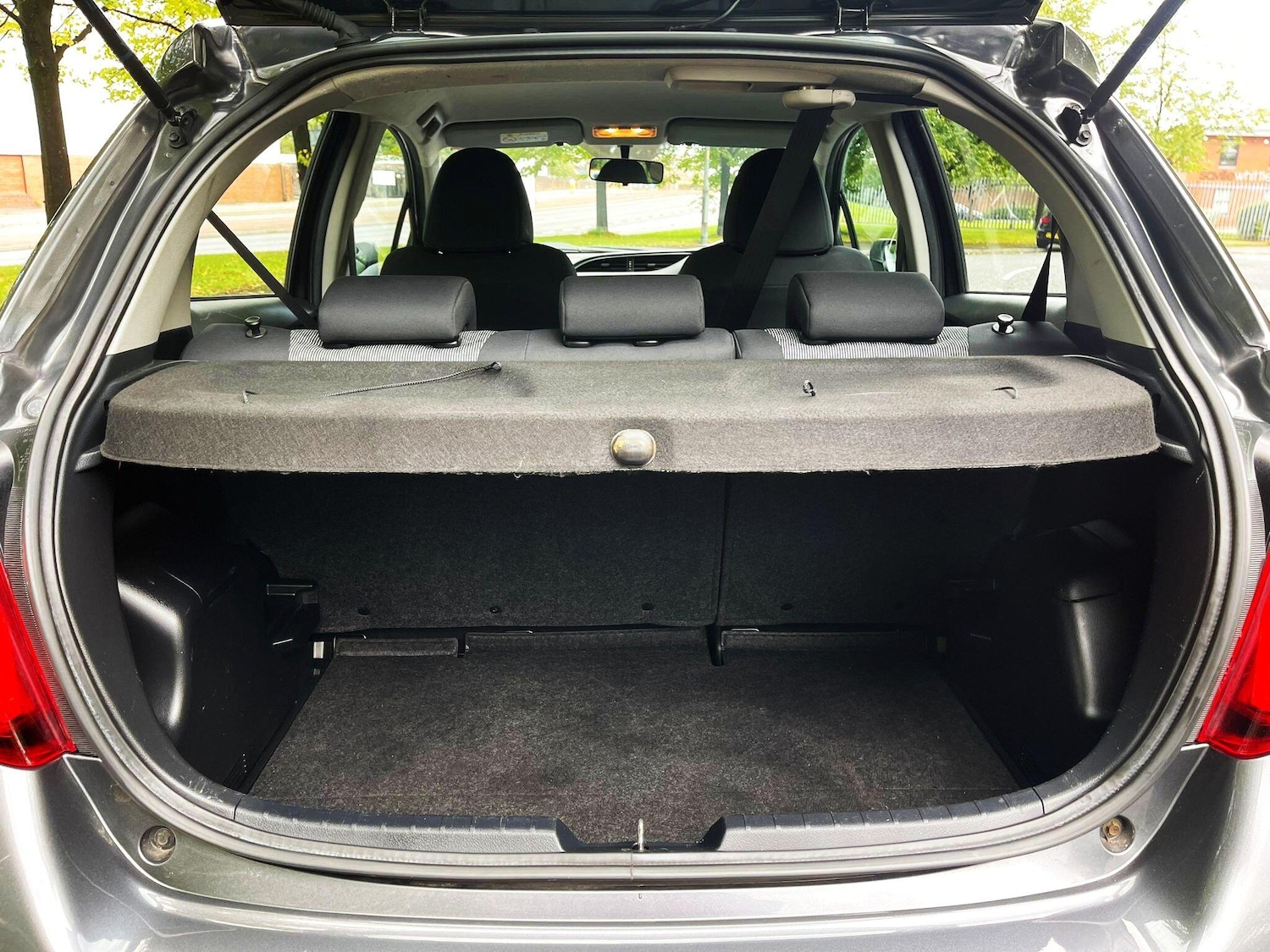 Used Toyota Yaris 2015 for sale - 76579881: Photo 38