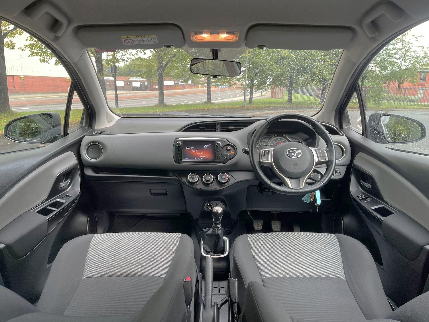 Used Toyota Yaris 2015 for sale - 76579881: Photo 6