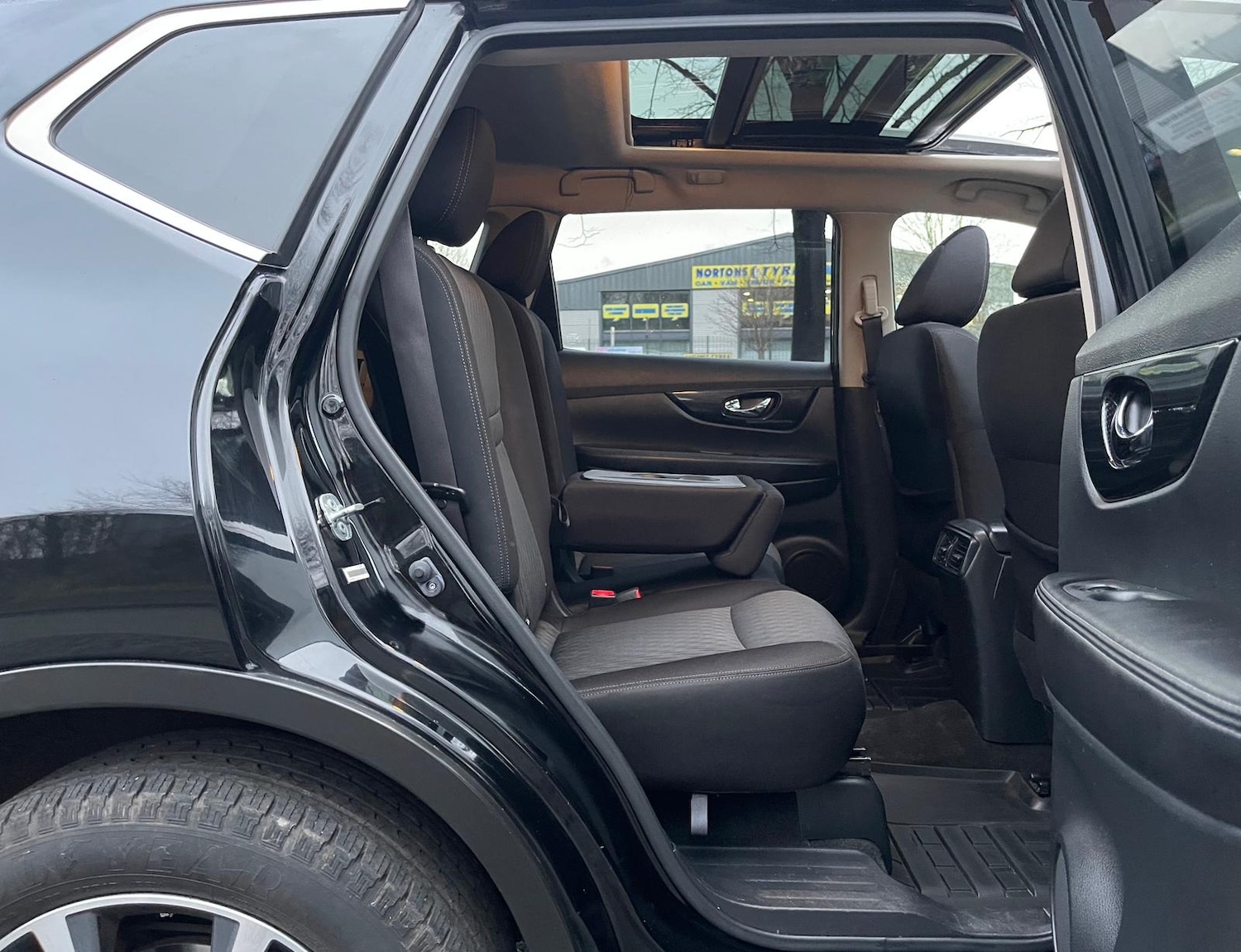 Used Nissan X-Trail 2018 for sale - 76834720: Photo 39