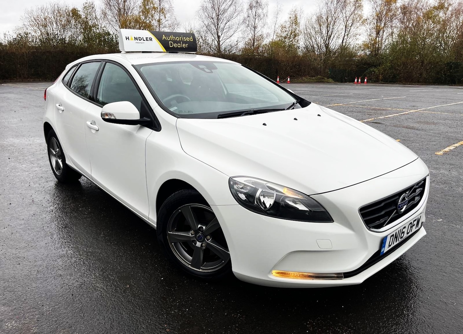 Used Volvo V40 2016 for sale - 76682694: Photo 1