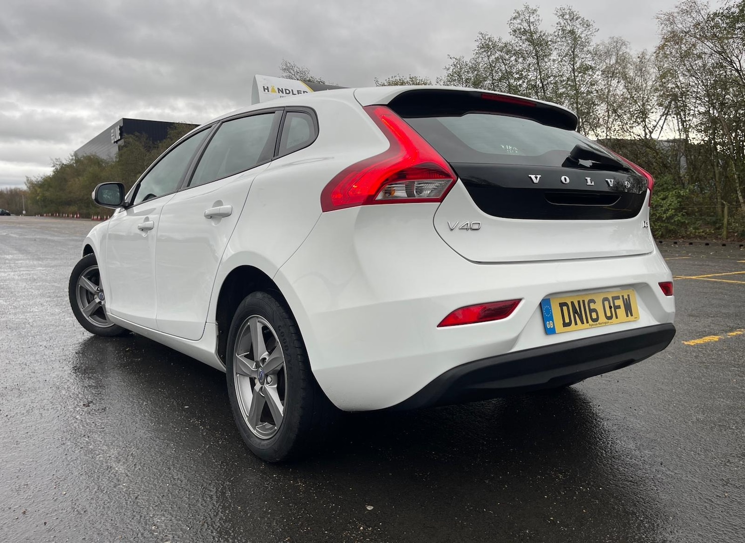 Used Volvo V40 2016 for sale - 76682694: Photo 11