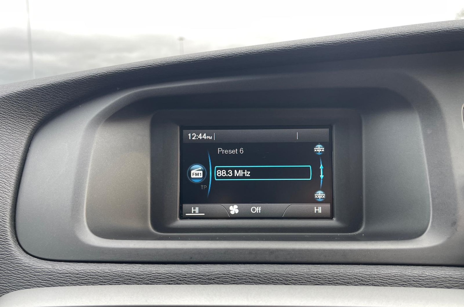 Used Volvo V40 2016 for sale - 76682694: Photo 31