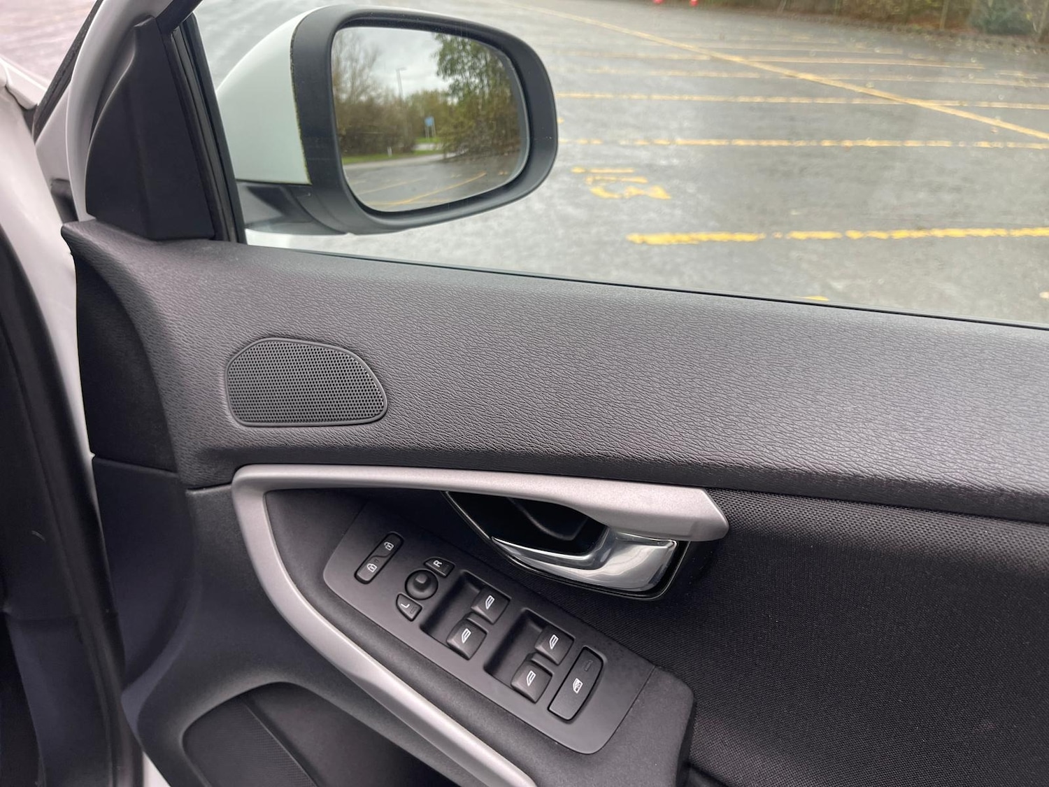 Used Volvo V40 2016 for sale - 76682694: Photo 40