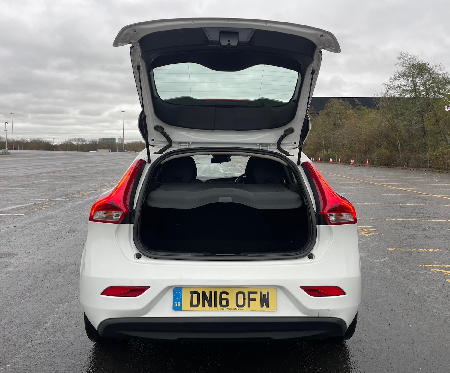 Used Volvo V40 2016 for sale - 76682694: Photo 42