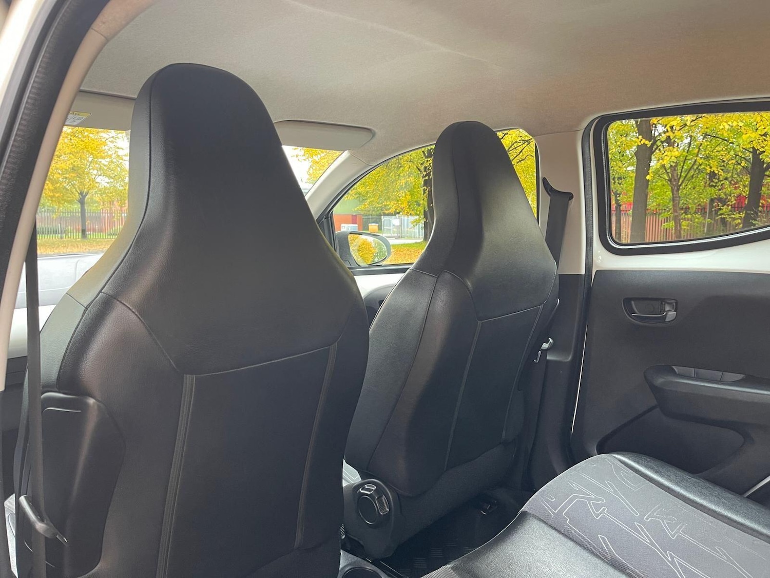 Used Toyota AYGO 2015 for sale - 76623162: Photo 23