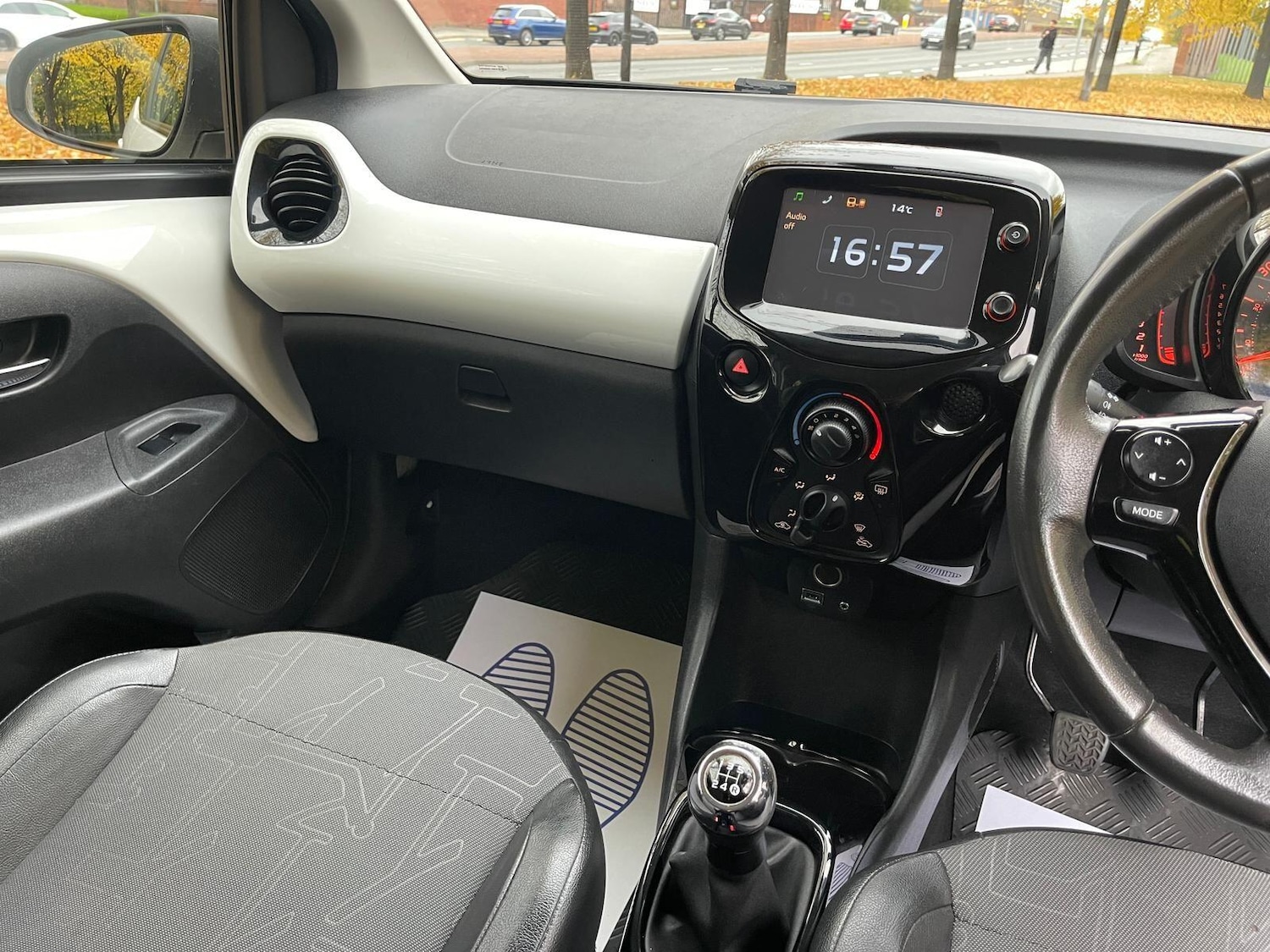 Used Toyota AYGO 2015 for sale - 76623162: Photo 29