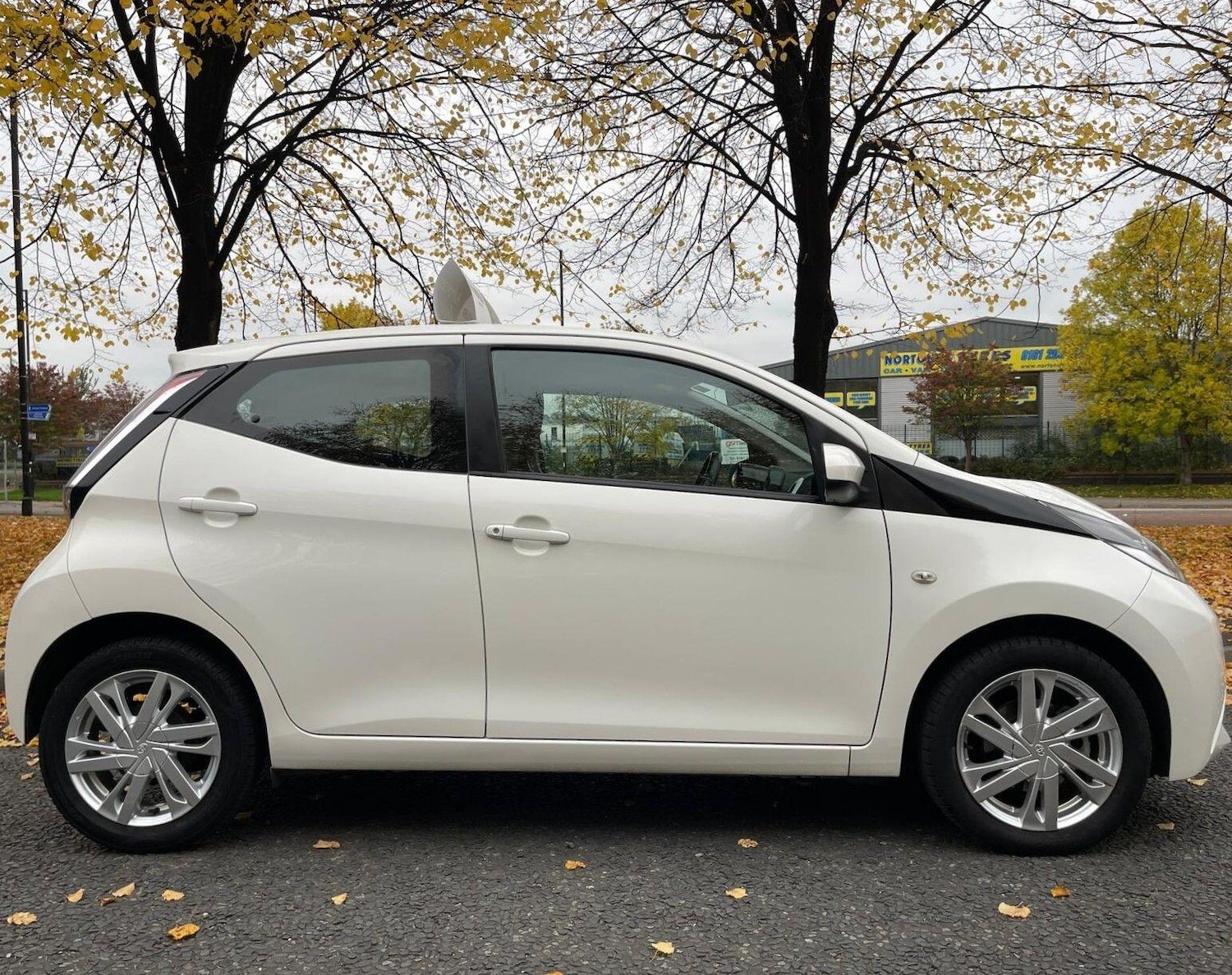 Used Toyota AYGO 2015 for sale - 76623162: Photo 8