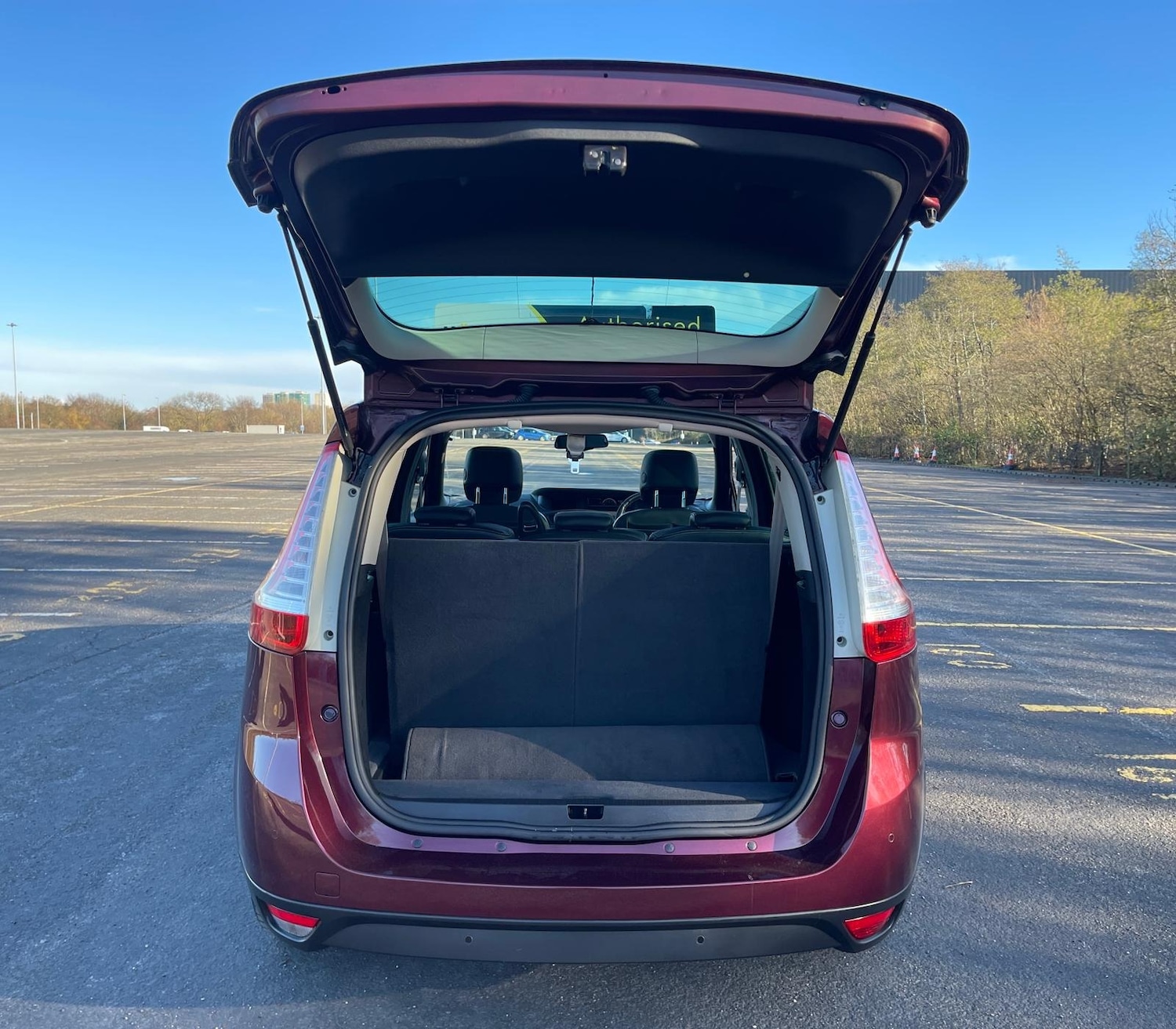 Used Renault Grand Scenic 2014 for sale - 76650329: Photo 28