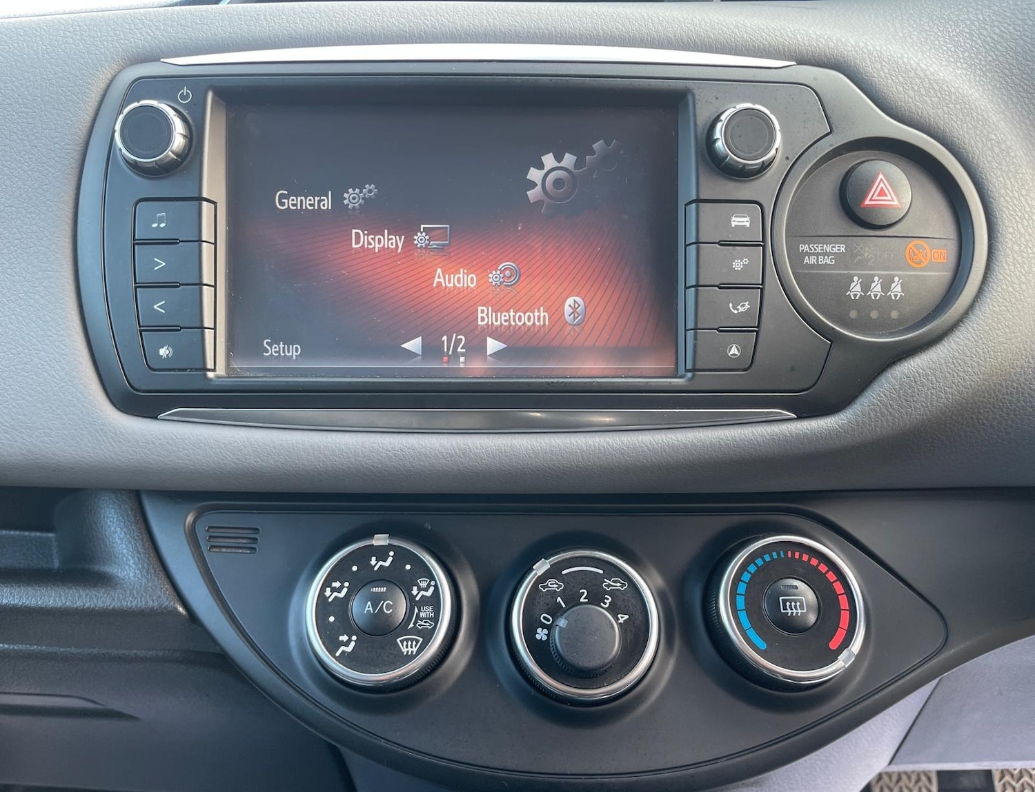 Used Toyota Yaris 2015 for sale - 77392336: Photo 16