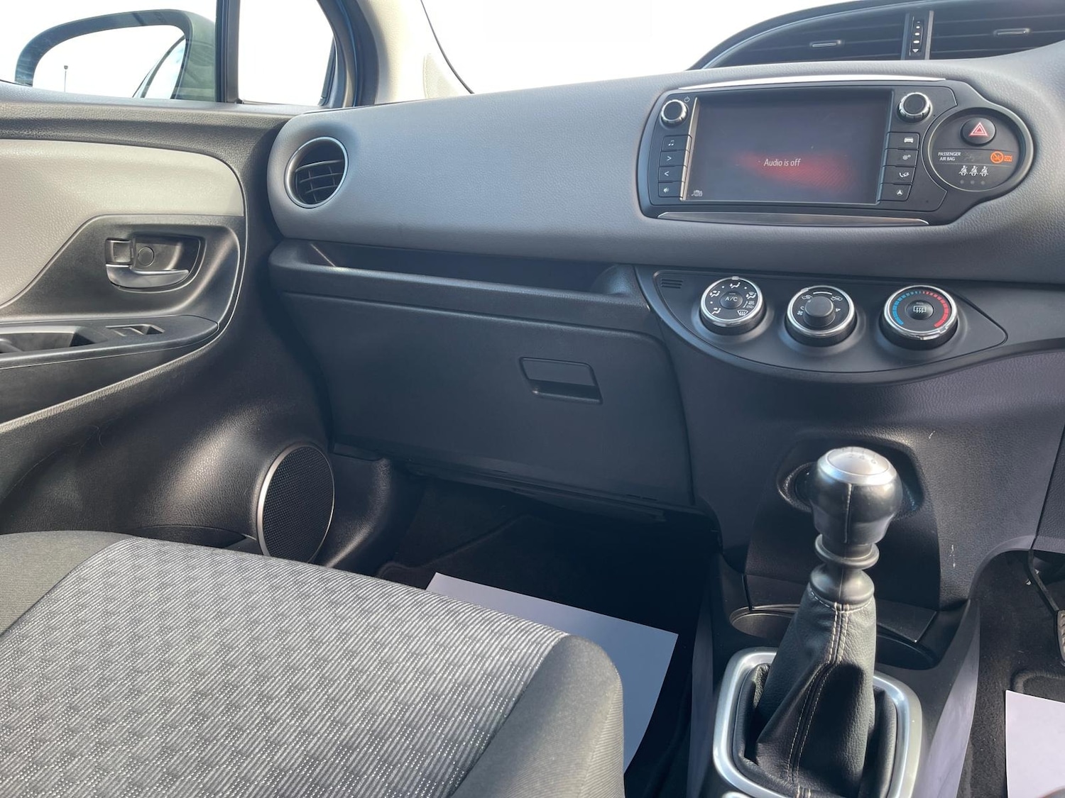 Used Toyota Yaris 2015 for sale - 77392336: Photo 17