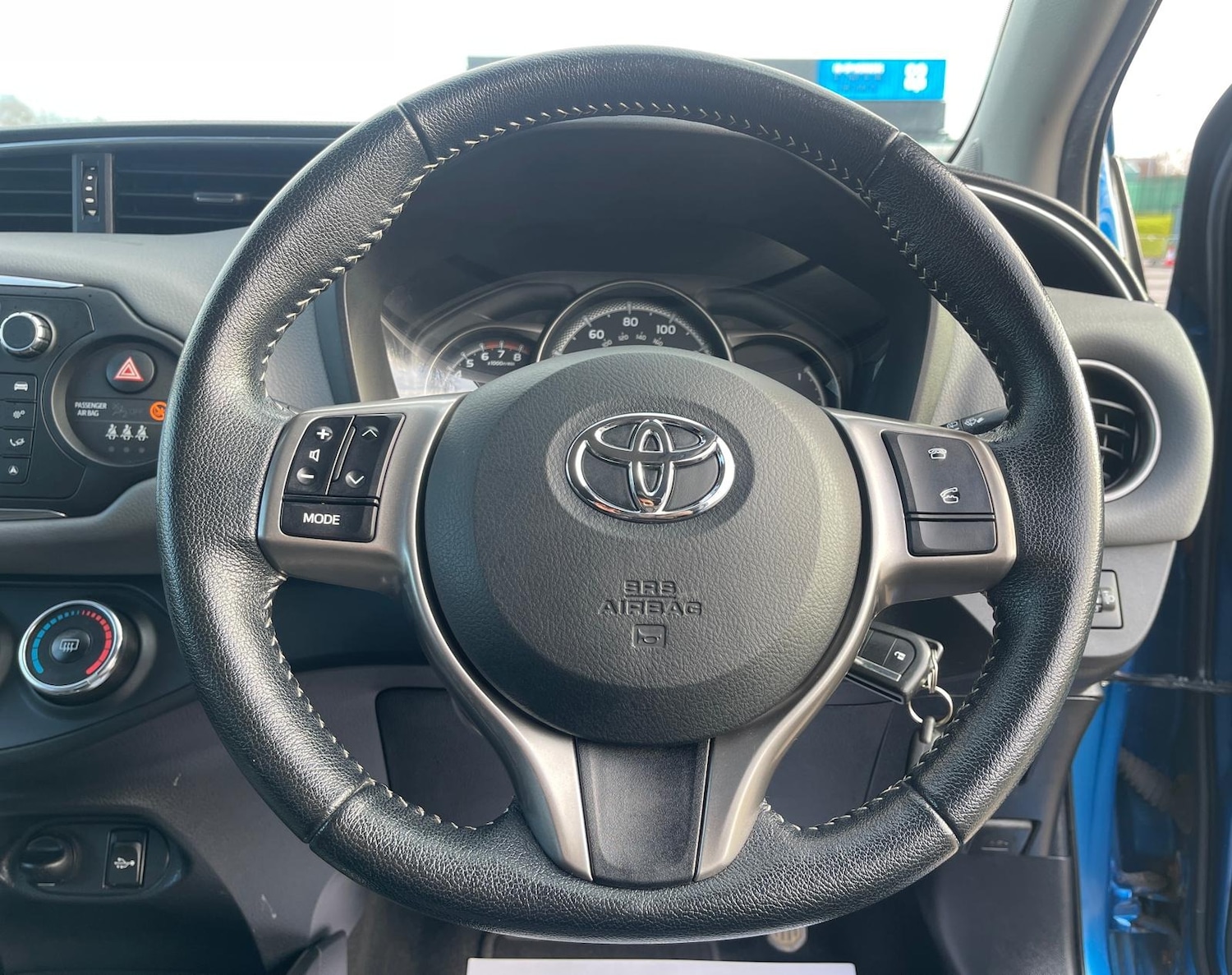 Used Toyota Yaris 2015 for sale - 77392336: Photo 22
