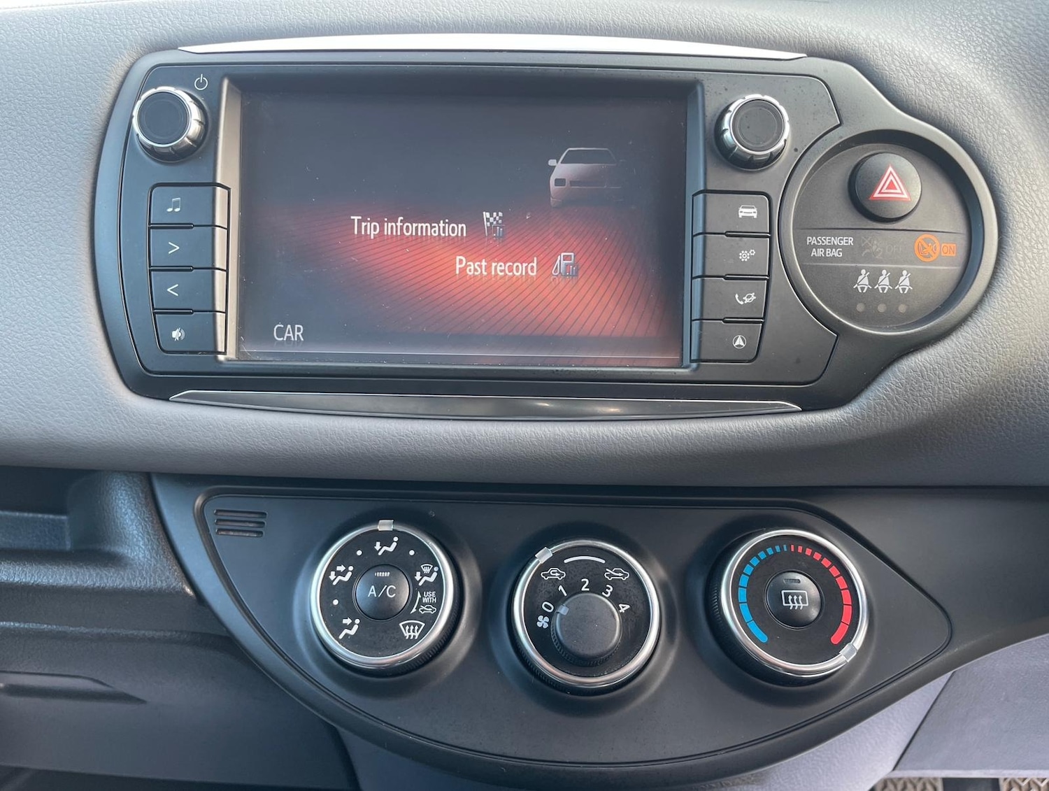 Used Toyota Yaris 2015 for sale - 77392336: Photo 26