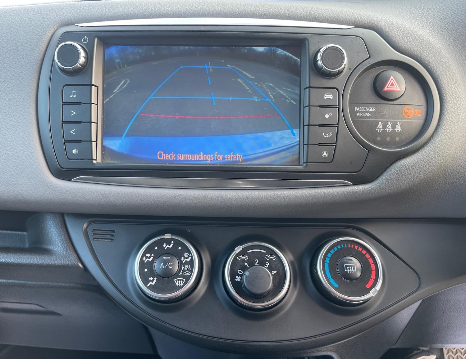 Used Toyota Yaris 2015 for sale - 77392336: Photo 28