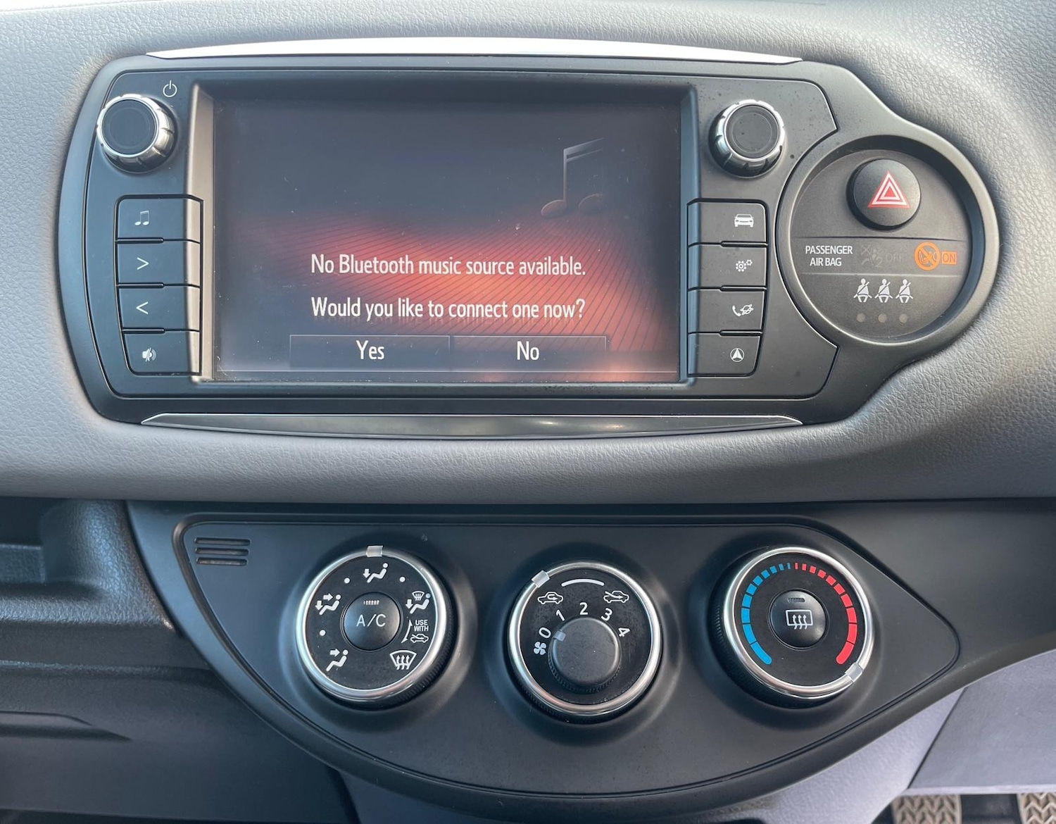 Used Toyota Yaris 2015 for sale - 77392336: Photo 29