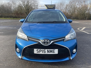 Used Toyota Yaris 2015 for sale - 77392336: Photo