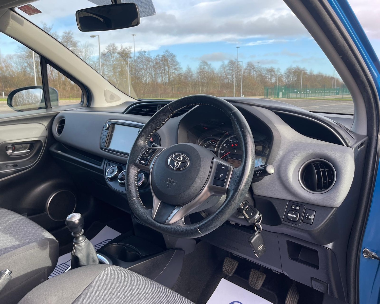 Used Toyota Yaris 2015 for sale - 77392336: Photo 32