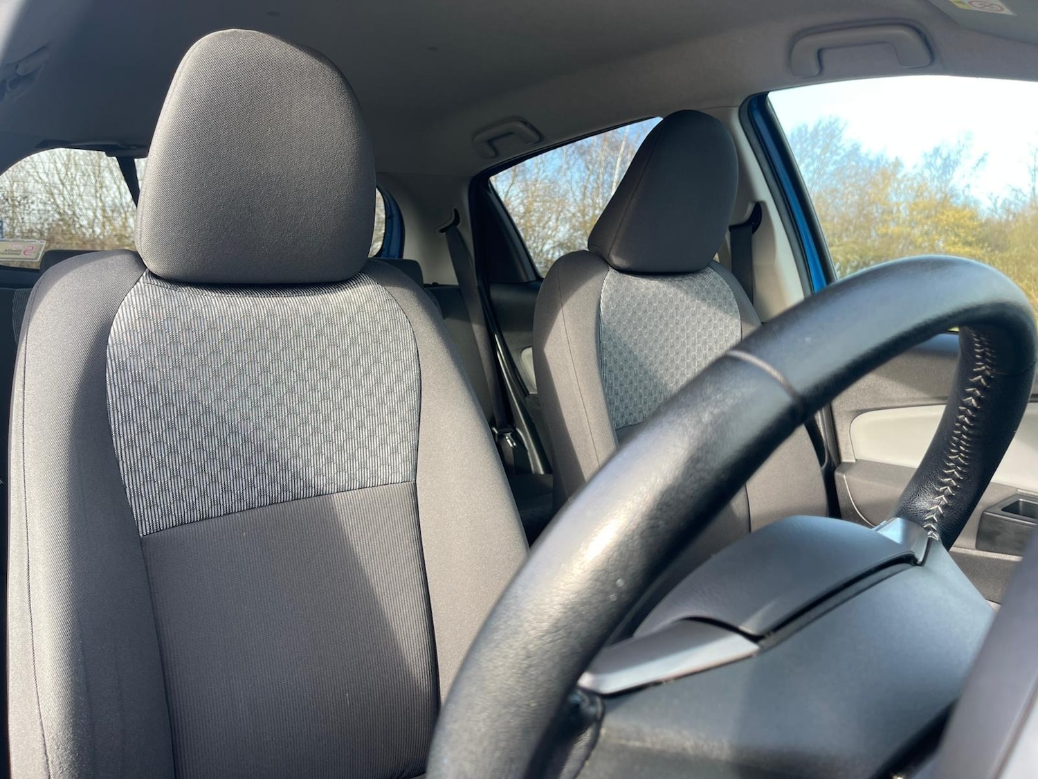 Used Toyota Yaris 2015 for sale - 77392336: Photo 33