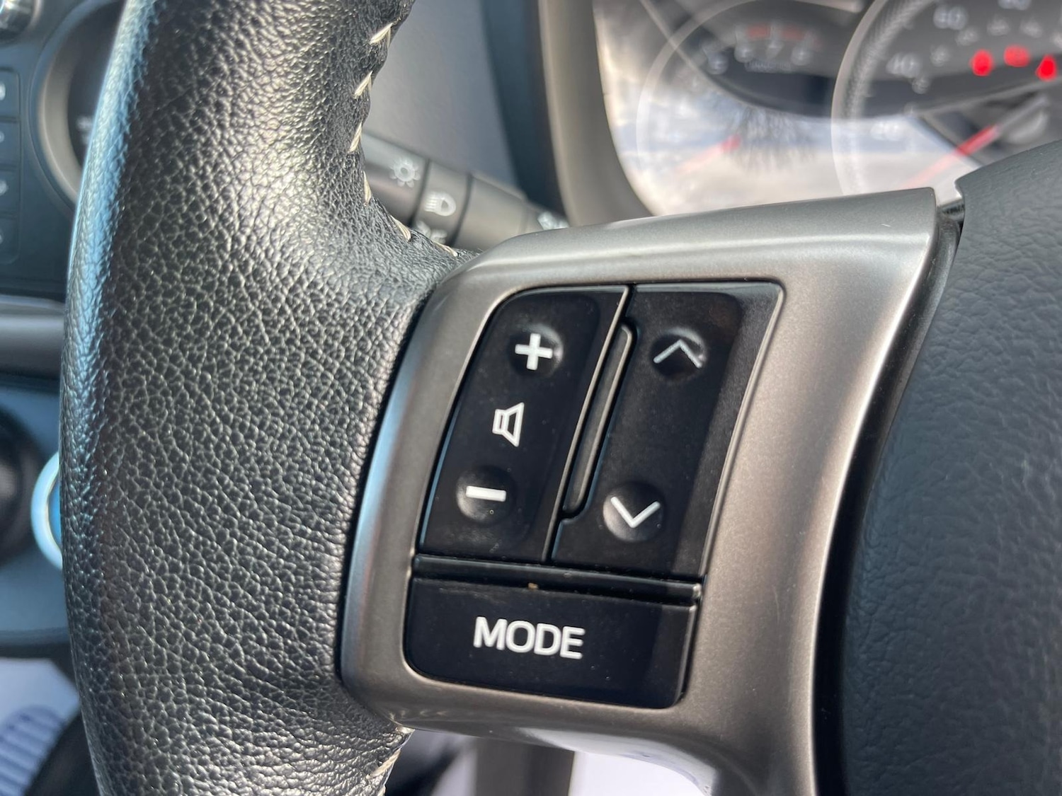 Used Toyota Yaris 2015 for sale - 77392336: Photo 35