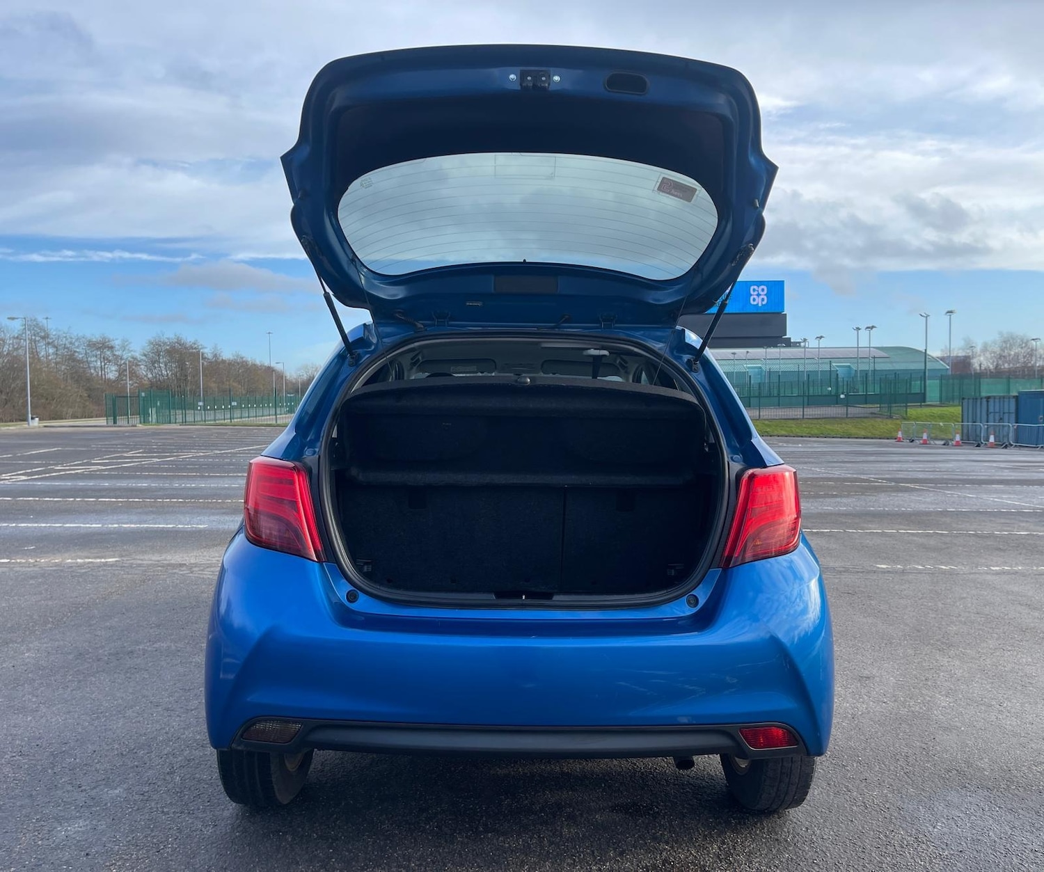 Used Toyota Yaris 2015 for sale - 77392336: Photo 36