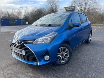 Used Toyota Yaris 2015 for sale - 77392336: Photo
