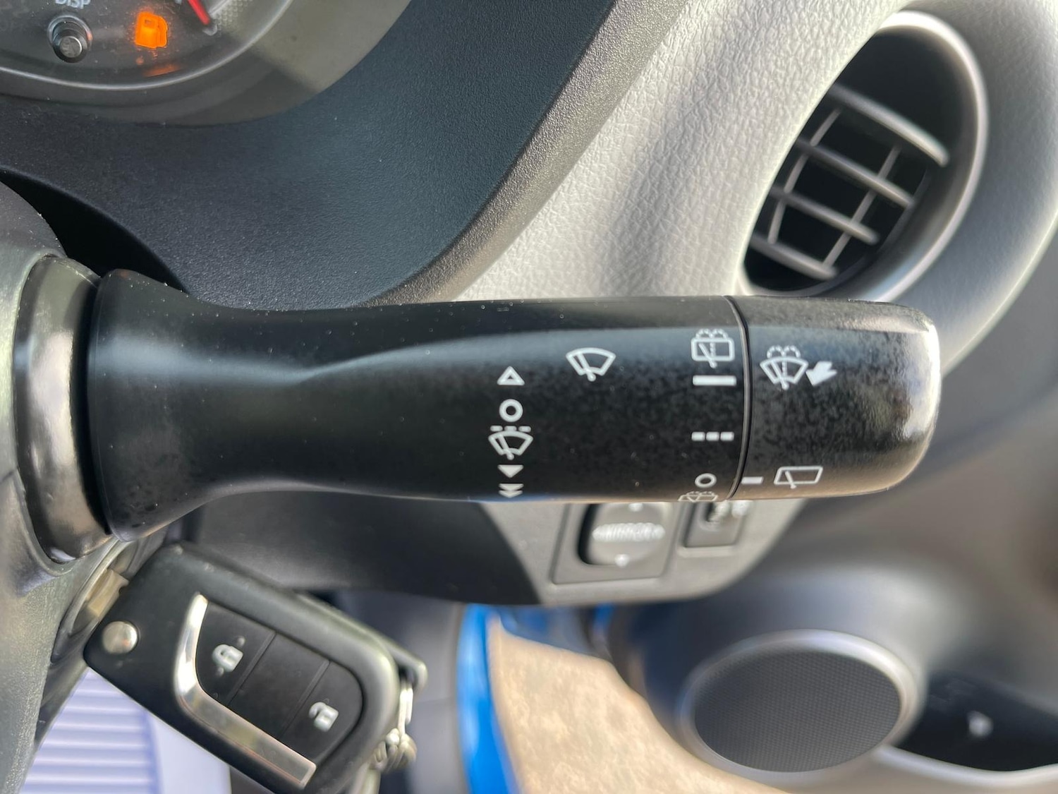 Used Toyota Yaris 2015 for sale - 77392336: Photo 42