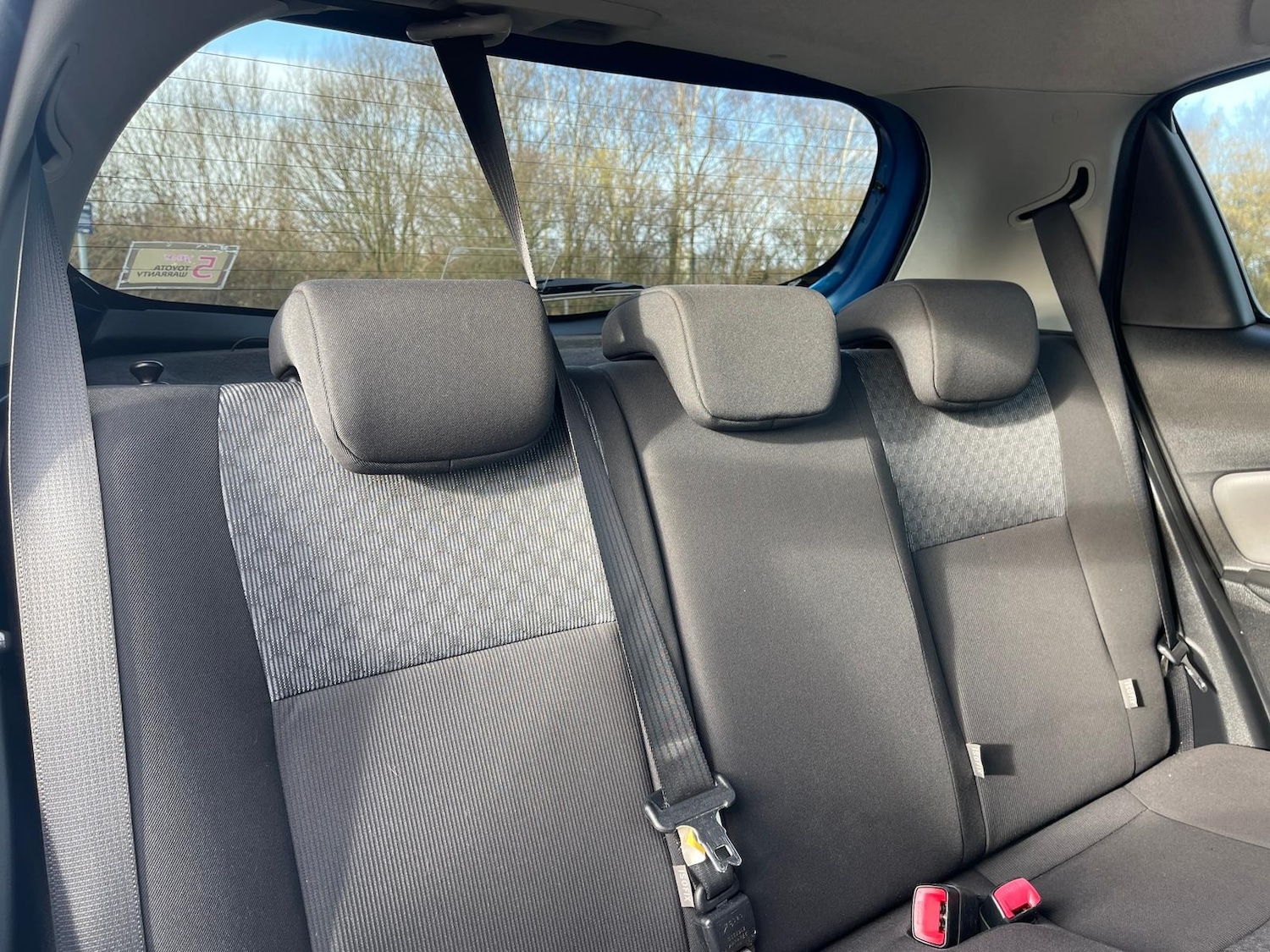 Used Toyota Yaris 2015 for sale - 77392336: Photo 44