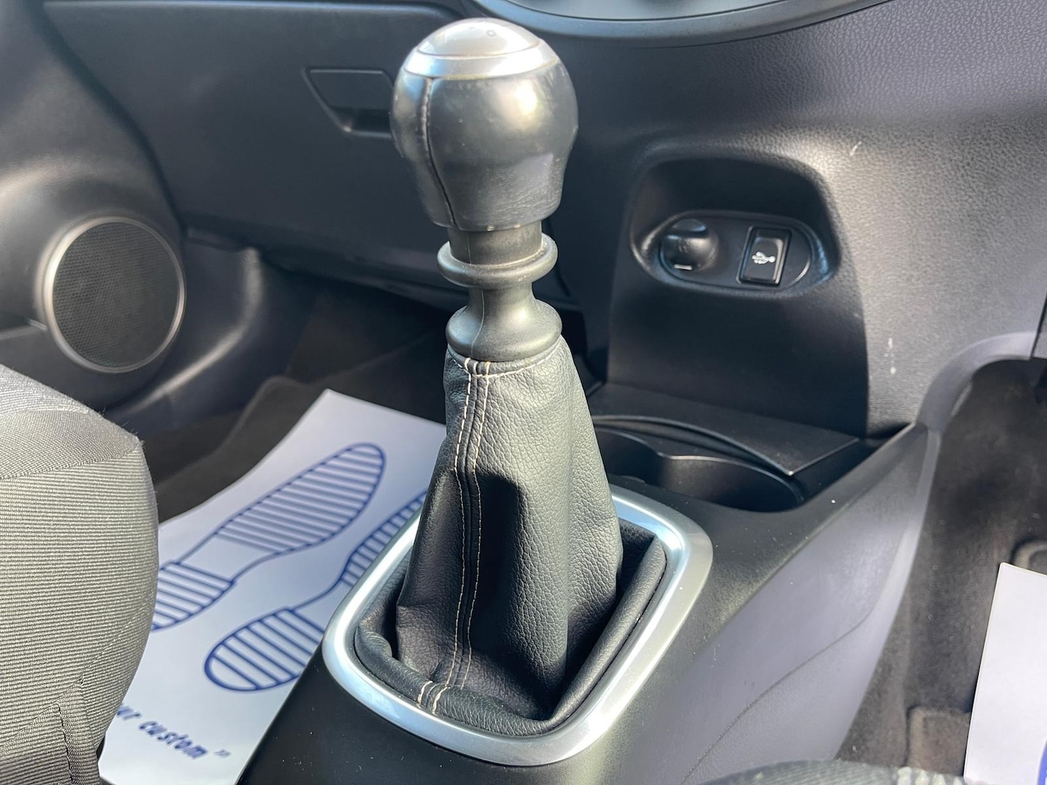 Used Toyota Yaris 2015 for sale - 77392336: Photo 50