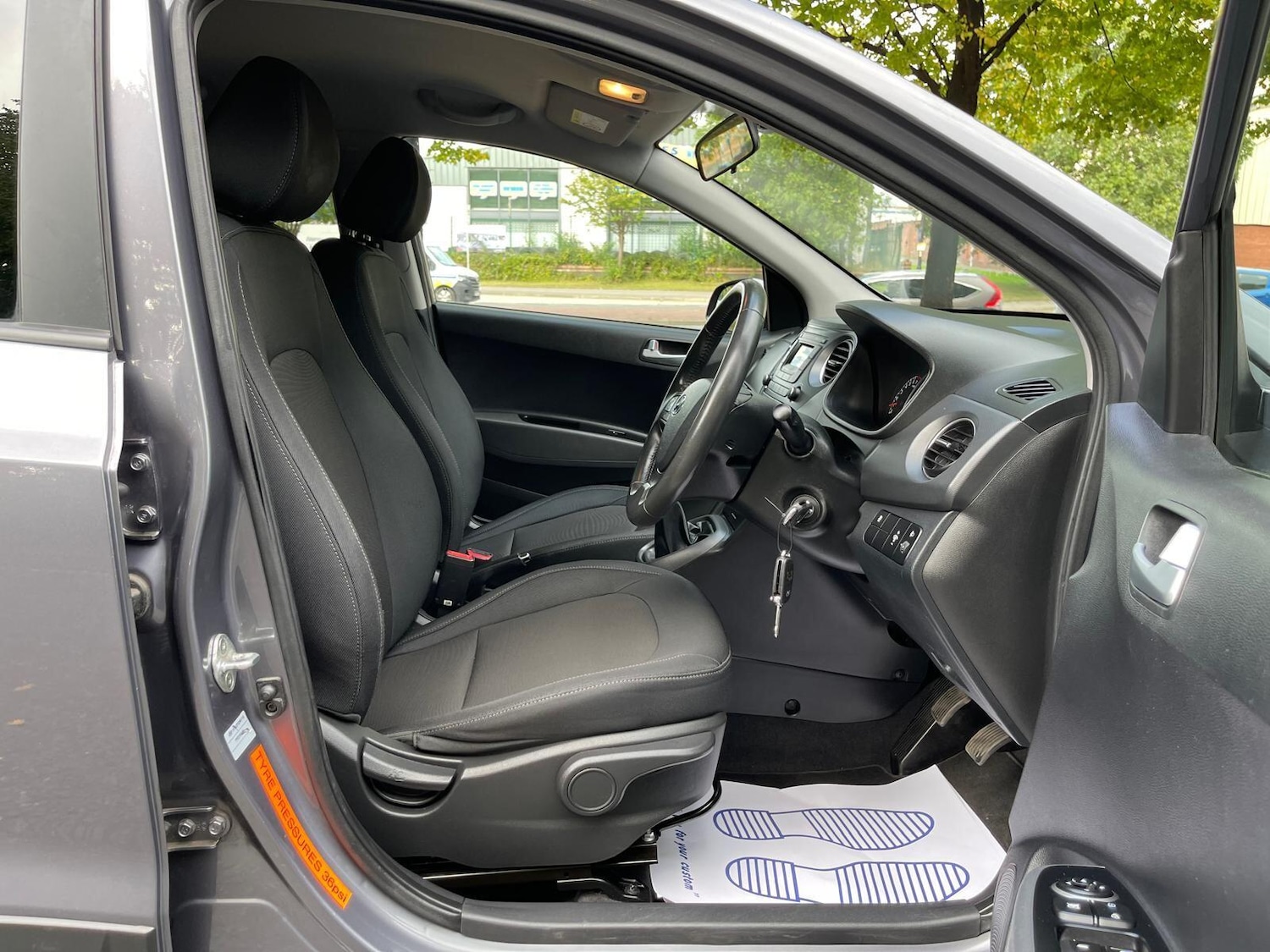 Used Hyundai i10 2017 for sale - 76623133: Photo 21