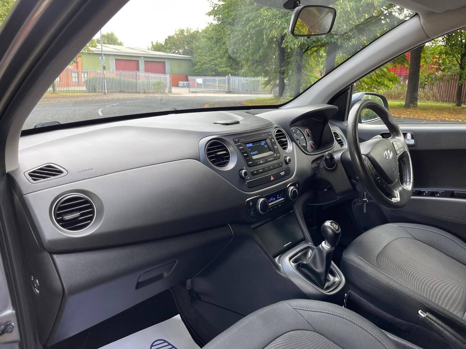 Used Hyundai i10 2017 for sale - 76623133: Photo 26