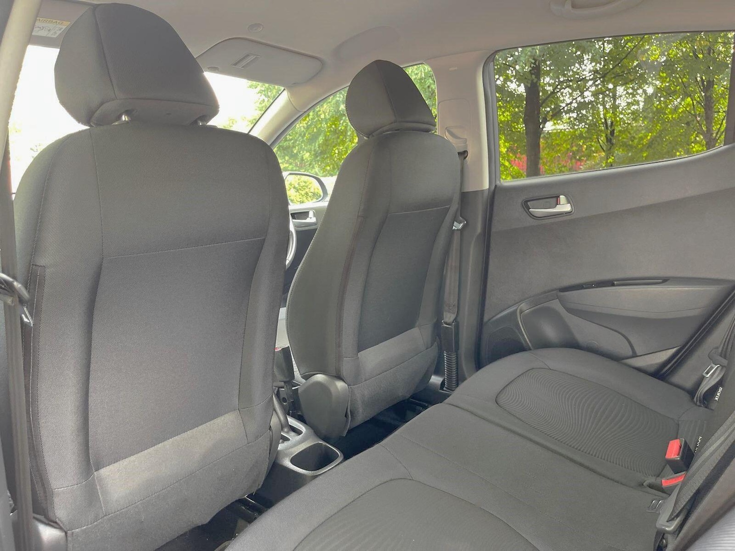 Used Hyundai i10 2017 for sale - 76623133: Photo 30