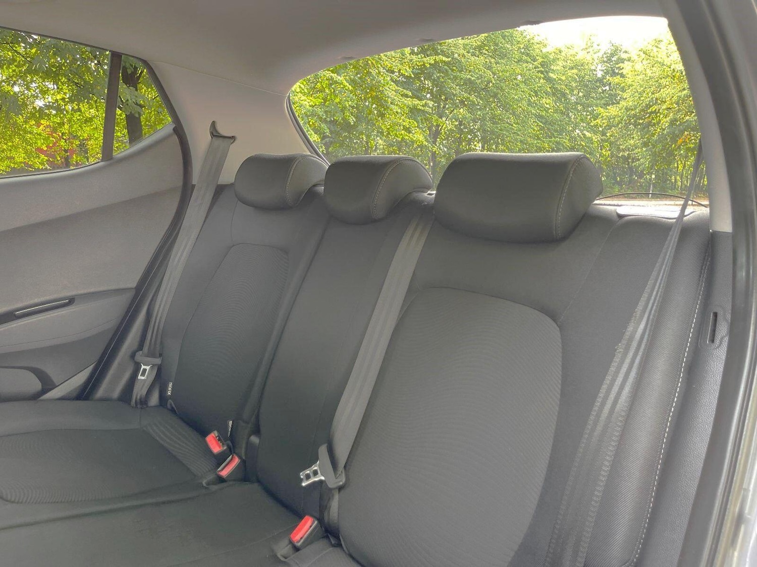 Used Hyundai i10 2017 for sale - 76623133: Photo 31