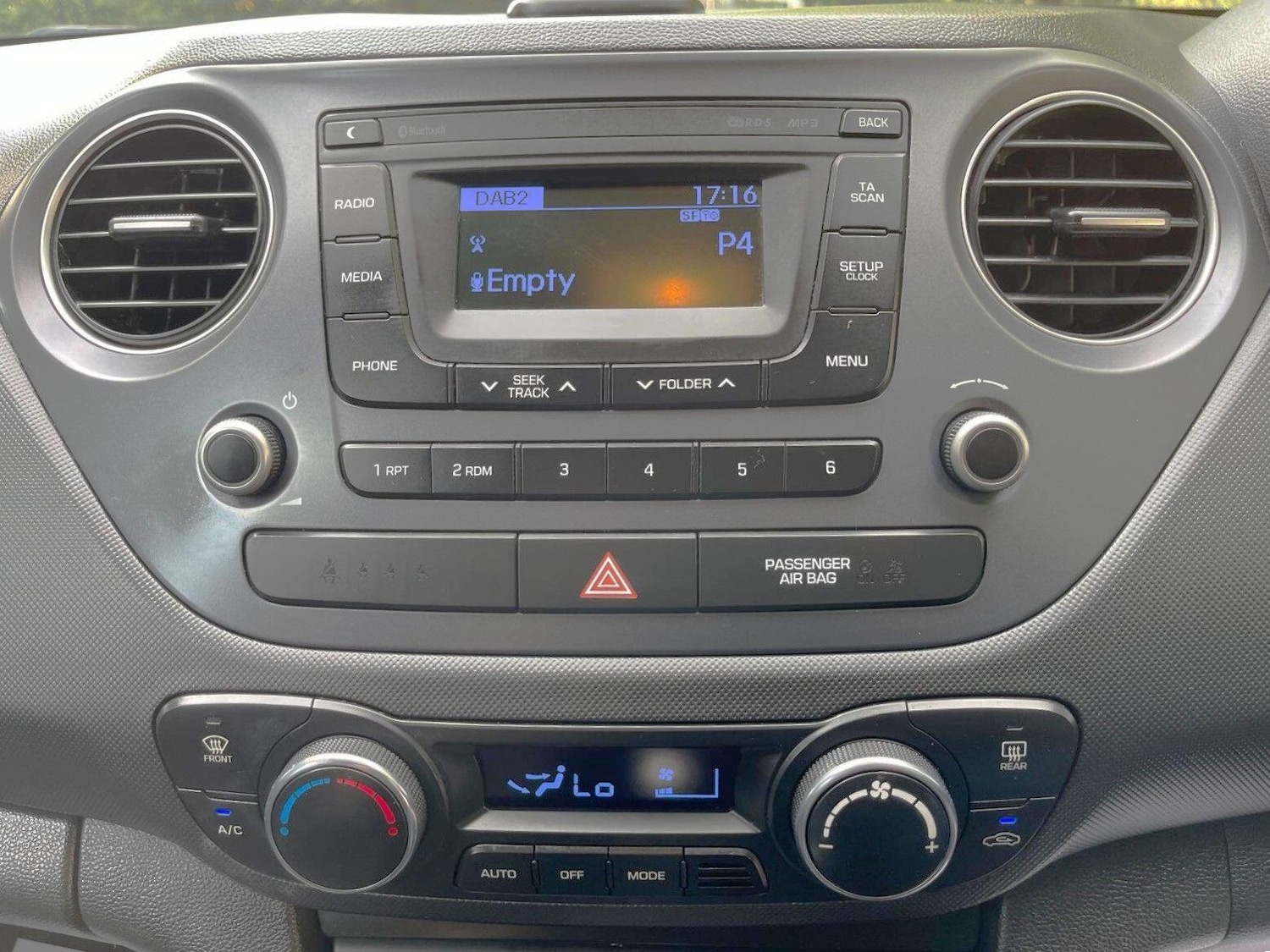 Used Hyundai i10 2017 for sale - 76623133: Photo 35