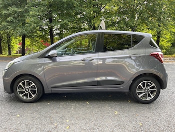 Used Hyundai i10 2017 for sale - 76623133: Photo