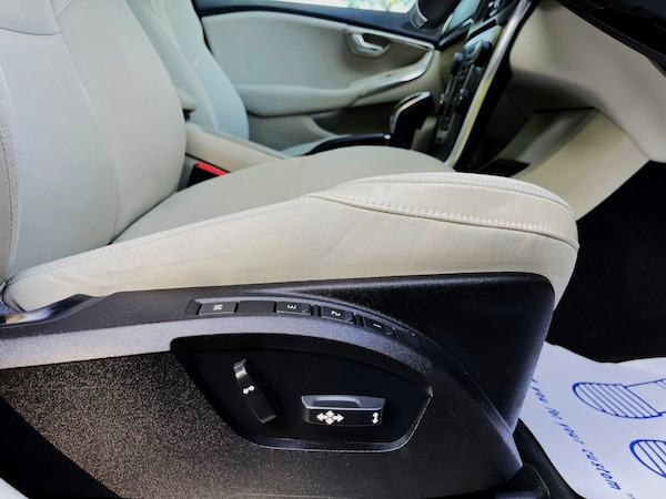 Used Volvo V40 2014 for sale - 75604732: Photo 23